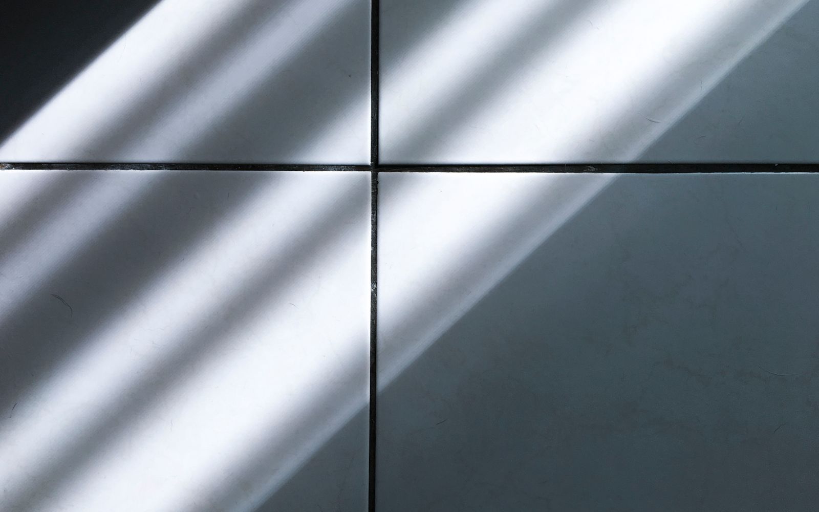 Light across large-format ceramic tile